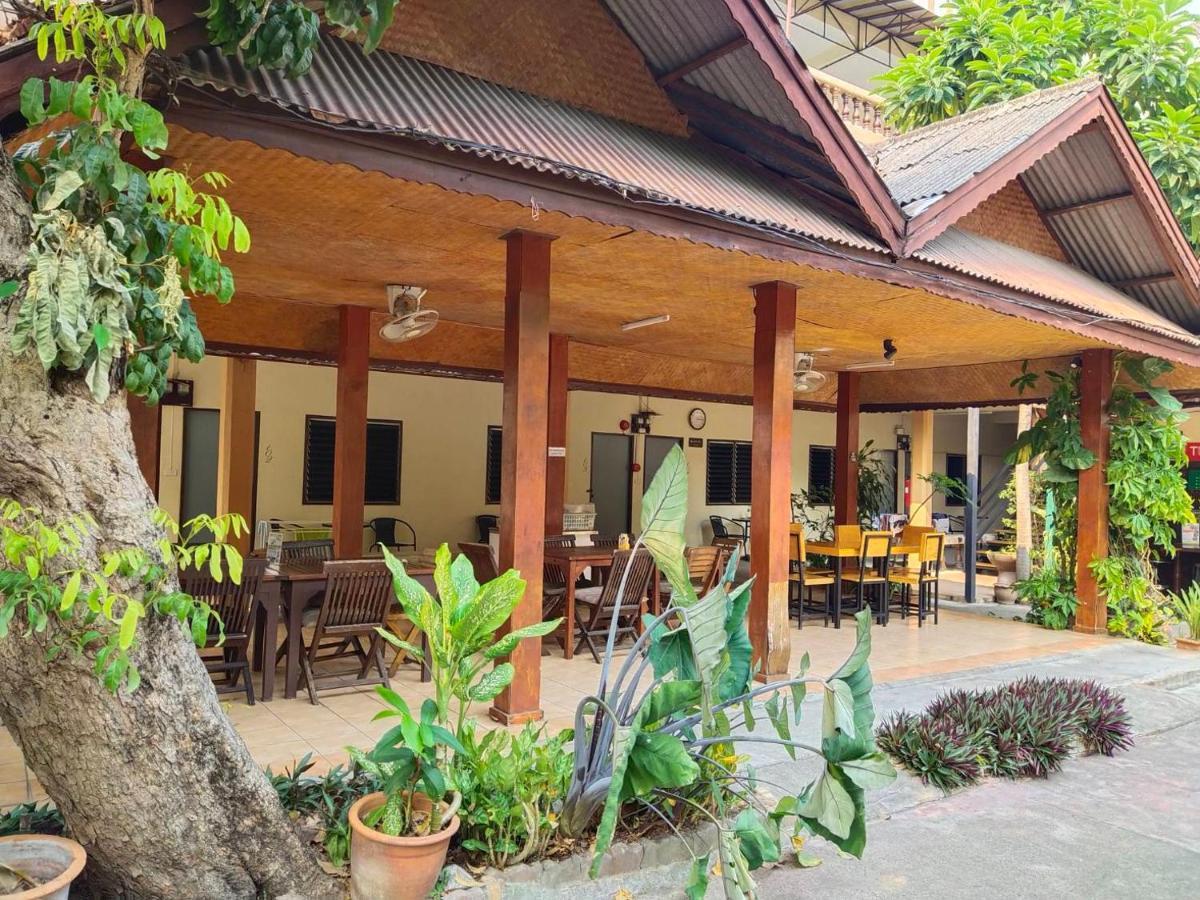 The Shire Guesthouse Chiang Mai Dış mekan fotoğraf