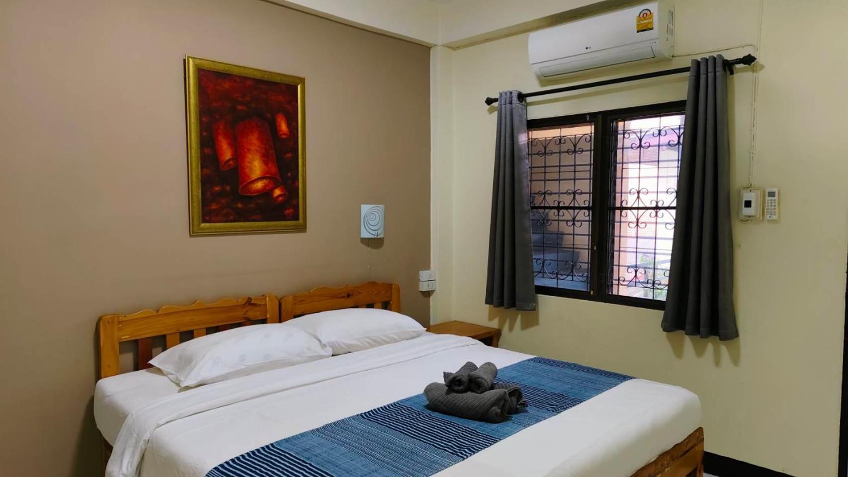 The Shire Guesthouse Chiang Mai Dış mekan fotoğraf